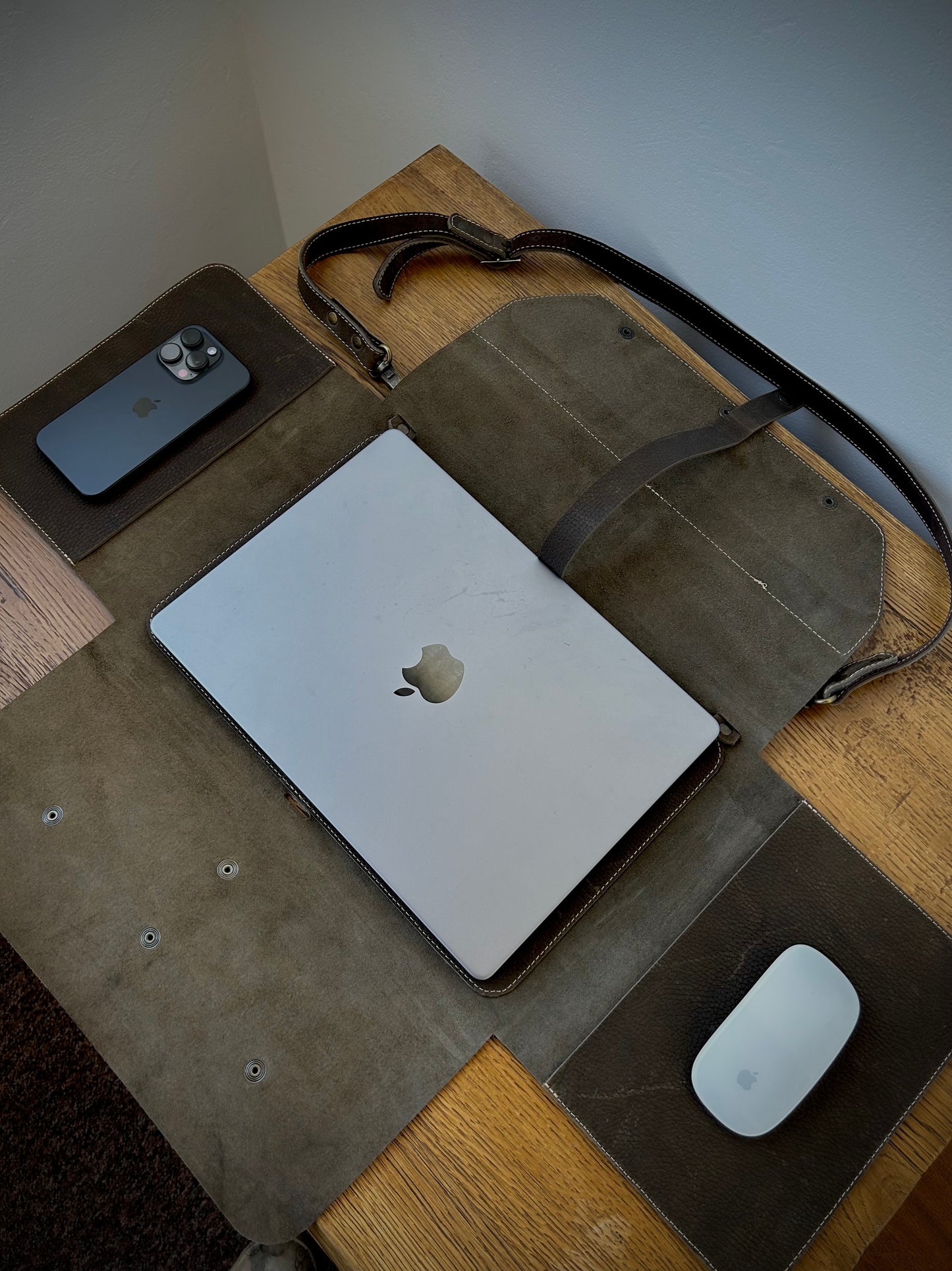 Geanta laptop multi-funcțională
