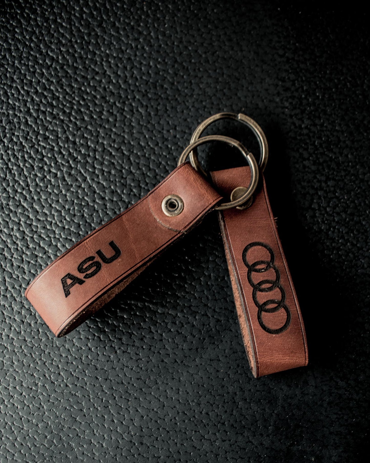 Personalized Leather Keychain: A Handcrafted Accessory